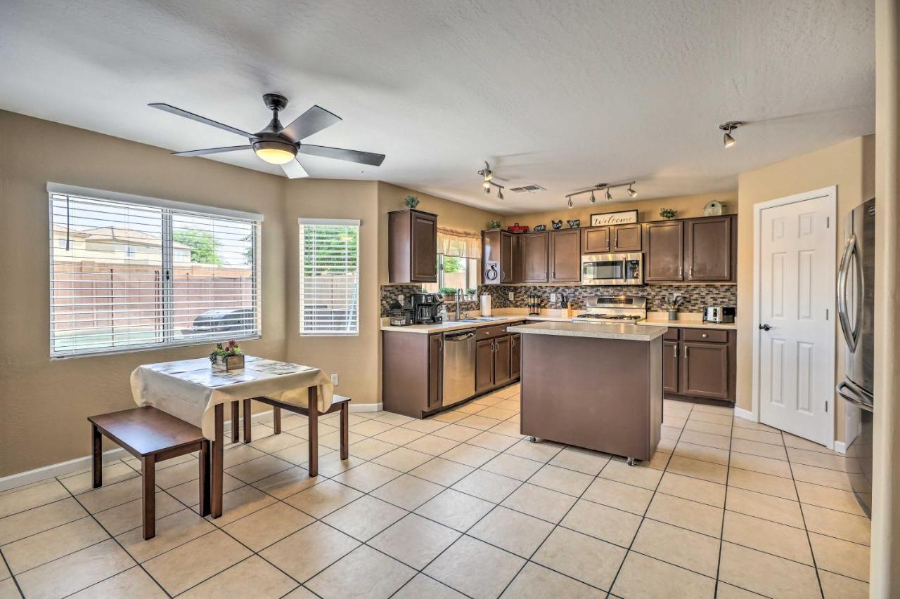 Dreamy El Mirage Oasis Less Than 12 Mi To Golf And Hike Bagian luar foto